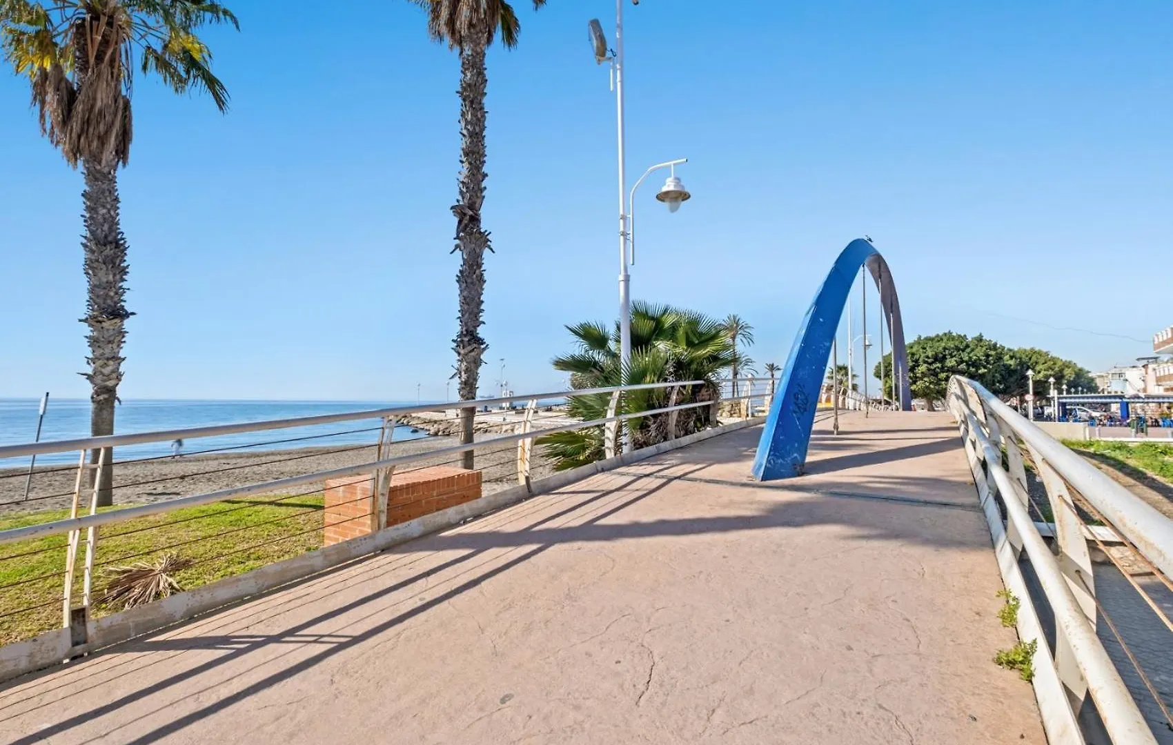 Apartamento Frente A La Playa Malaga Apartment